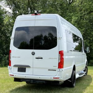 Deluxe Series – 2023 White/Beige