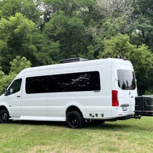 Deluxe Series – 2023 White/Beige