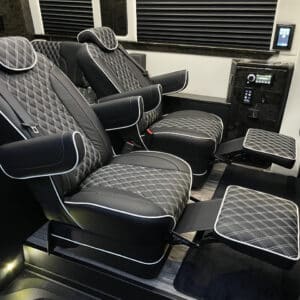 Deluxe Series – 2025 Black/Black 144 AWD