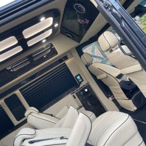 Deluxe Series – Grey/Beige 144 AWD