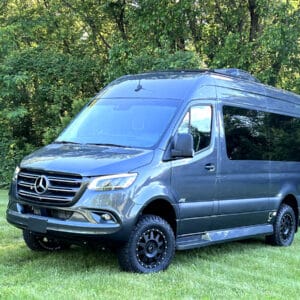 Deluxe Series – Grey/Beige 144 AWD